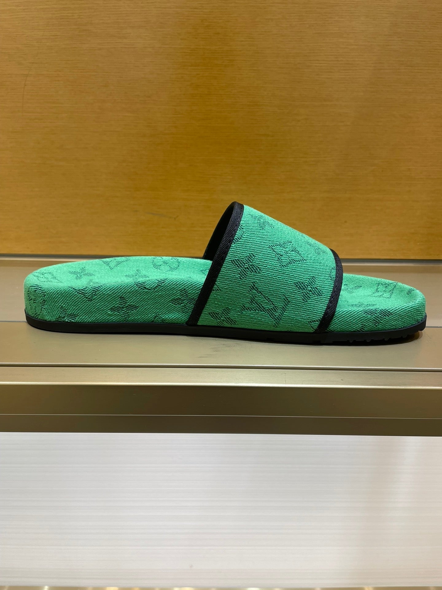 Louis Vuitton Men Slides