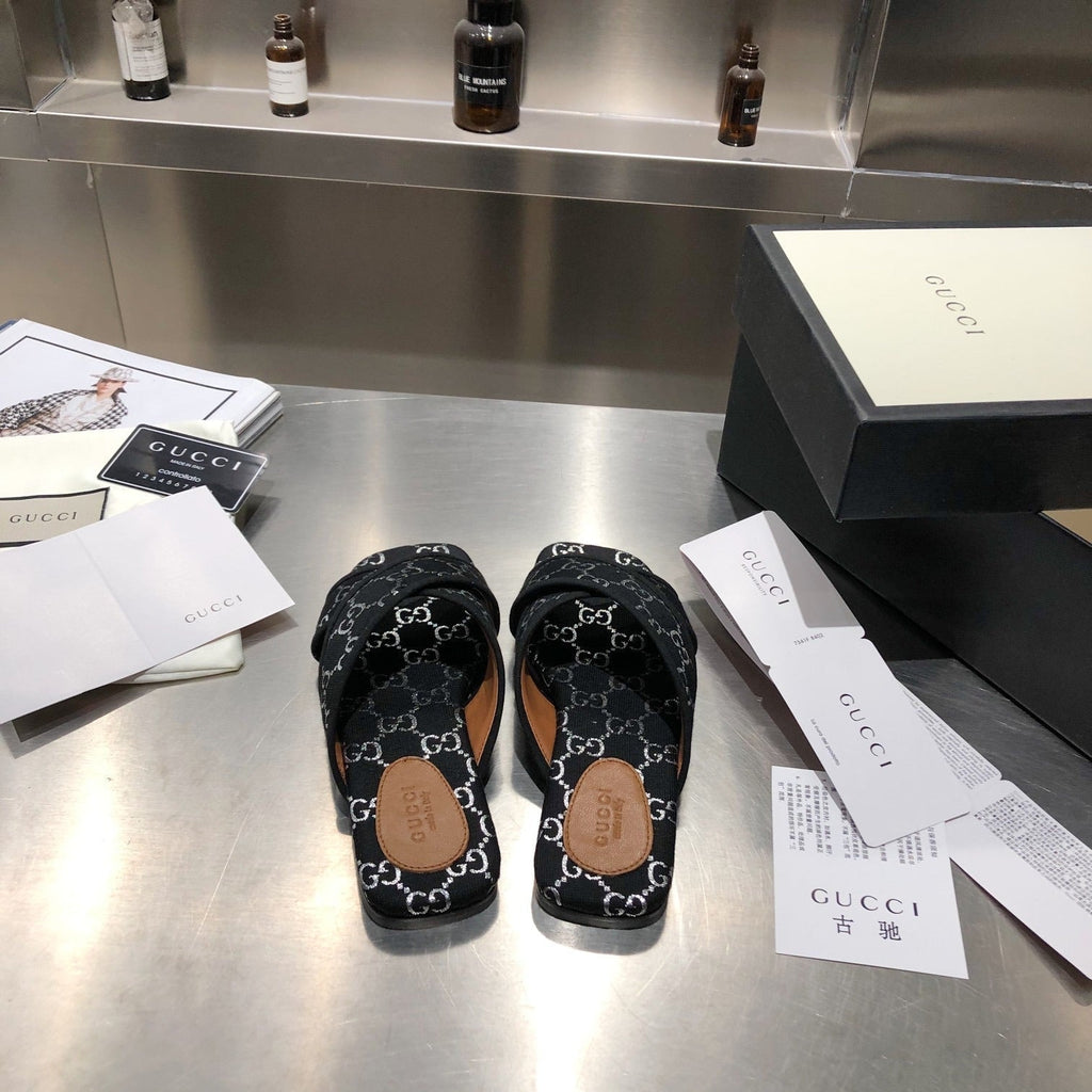 Gucci slides 2021