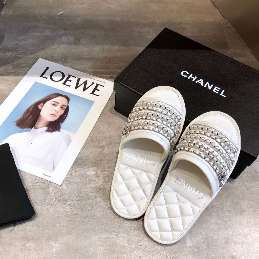Chanel slides 2colors