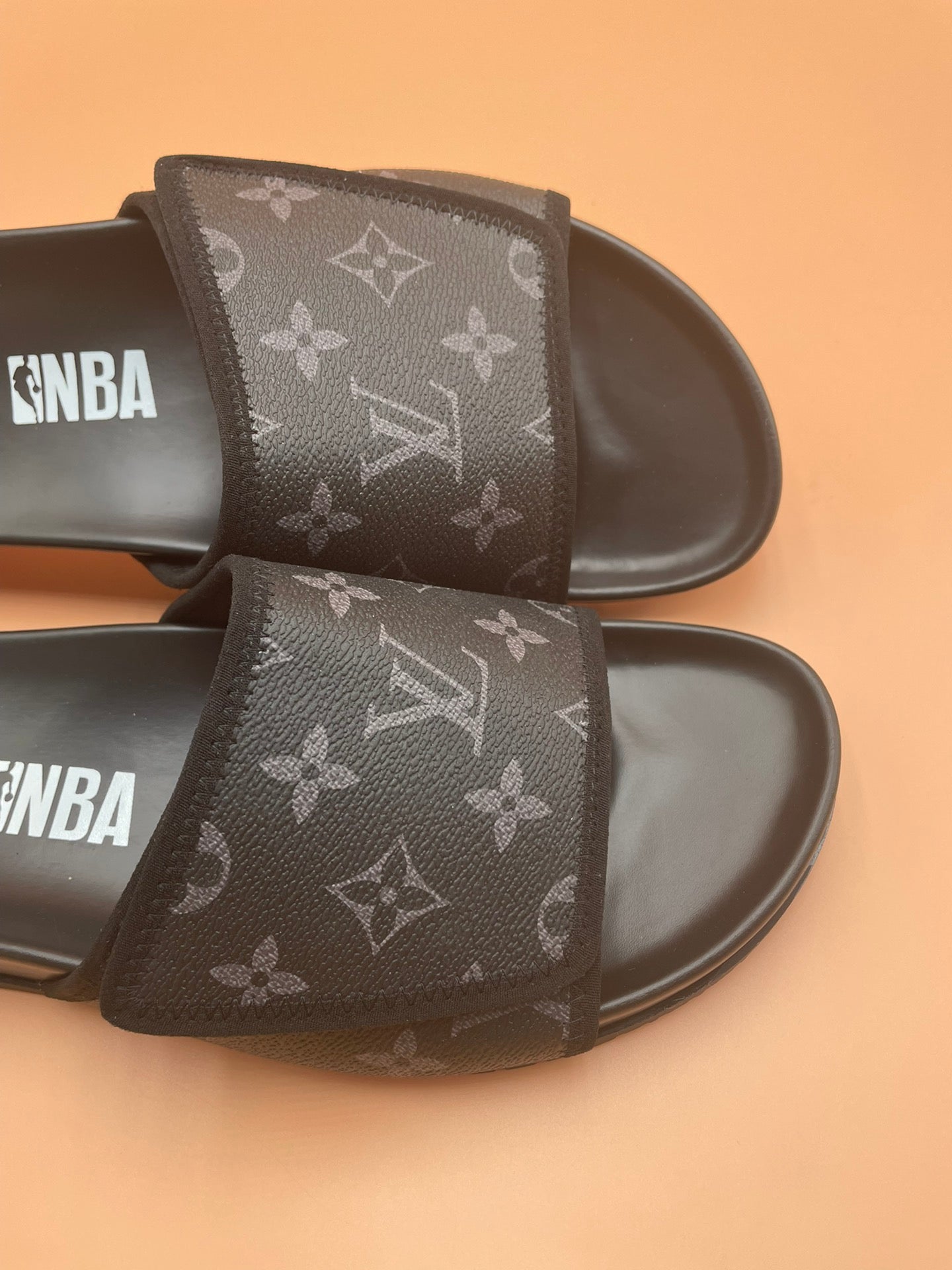 Louis Vuitton Men Slides