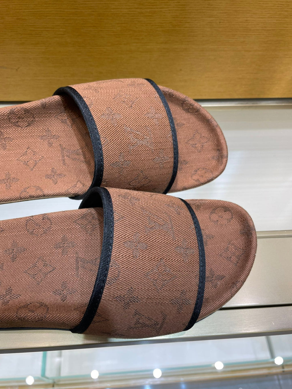 Louis Vuitton Men Slides