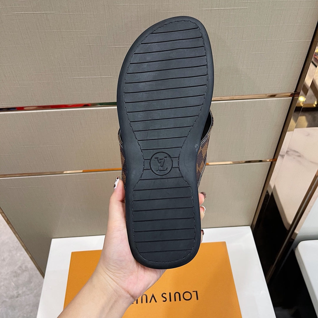 Louis Vuitton Men Slippers