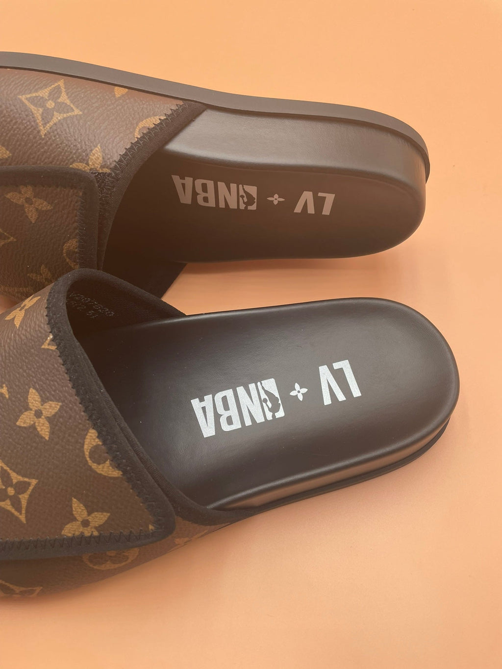 Louis Vuitton Men Slides