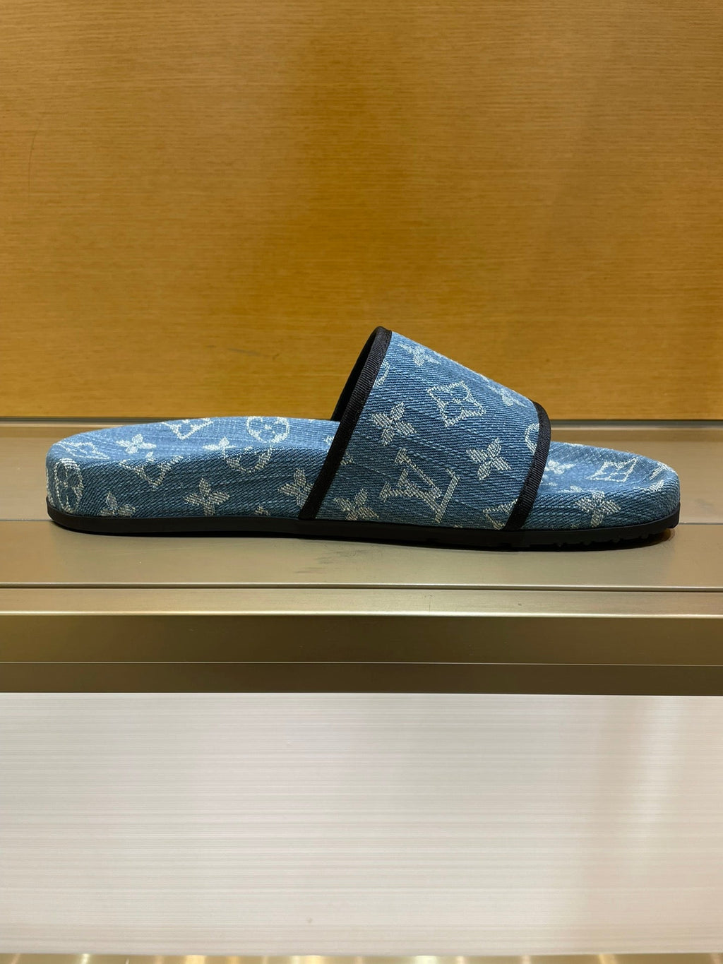 Louis Vuitton Men Slides